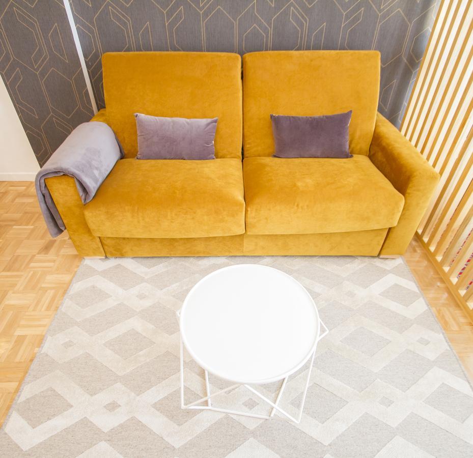 Charming Puerta De Atocha Madrid Apartment Exterior photo