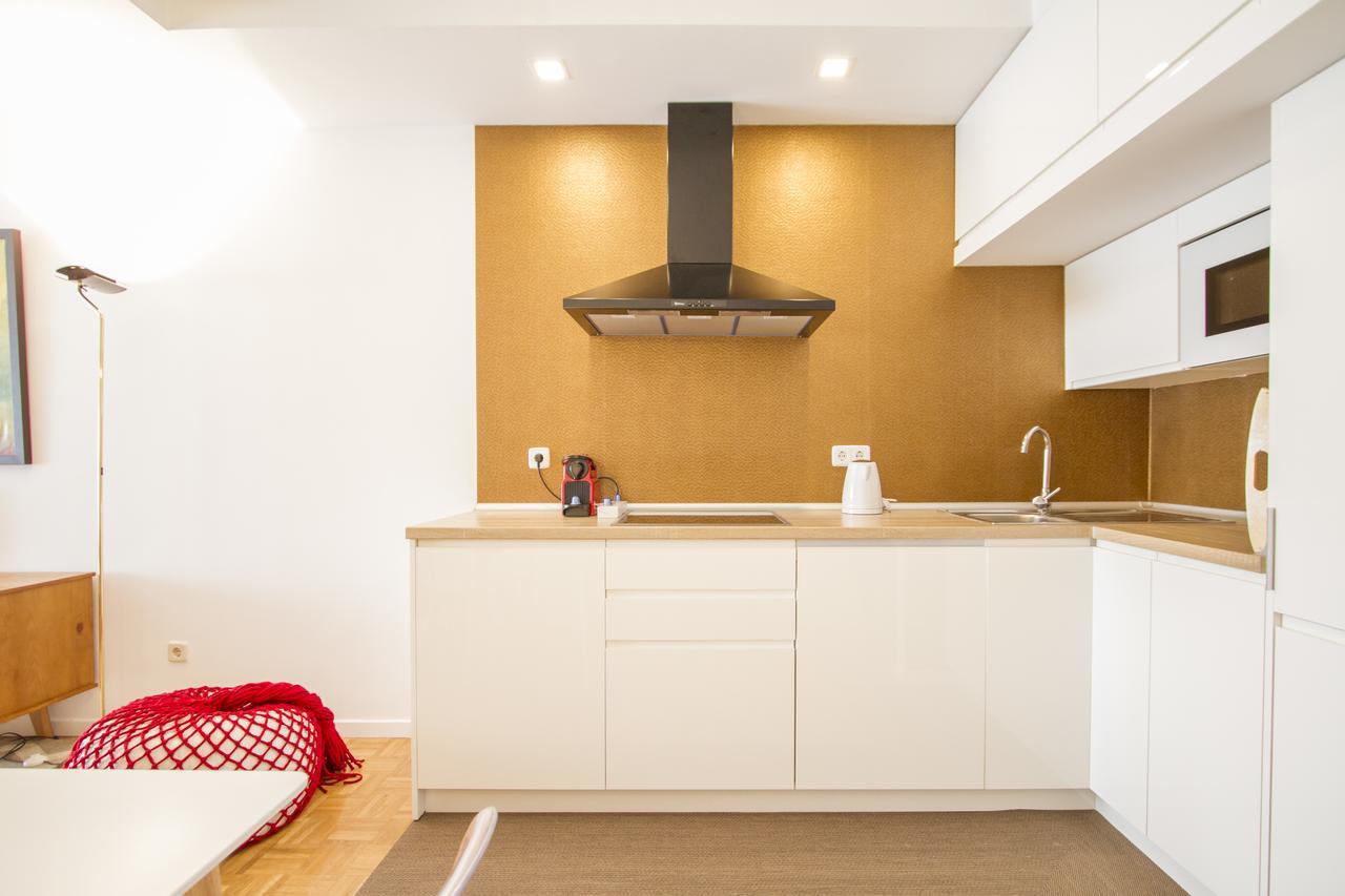 Charming Puerta De Atocha Madrid Apartment Exterior photo